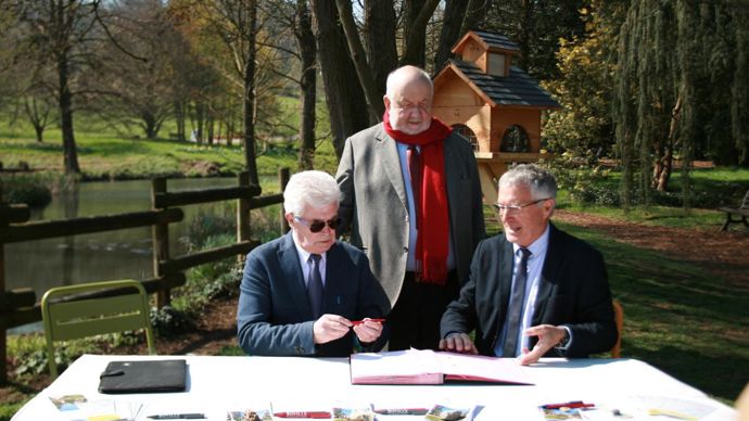 Signature d’une convention entre l’école de Roville-aux-Chênes, le Jardin botanique de Villers-les-Nancy et la métropole du Grand Nancy – ©Mélissa Grillot
